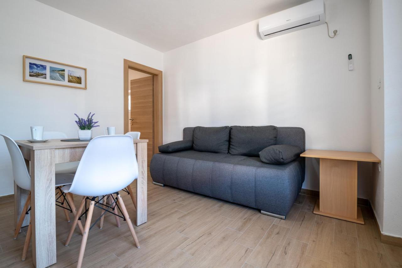 Apartment Frane