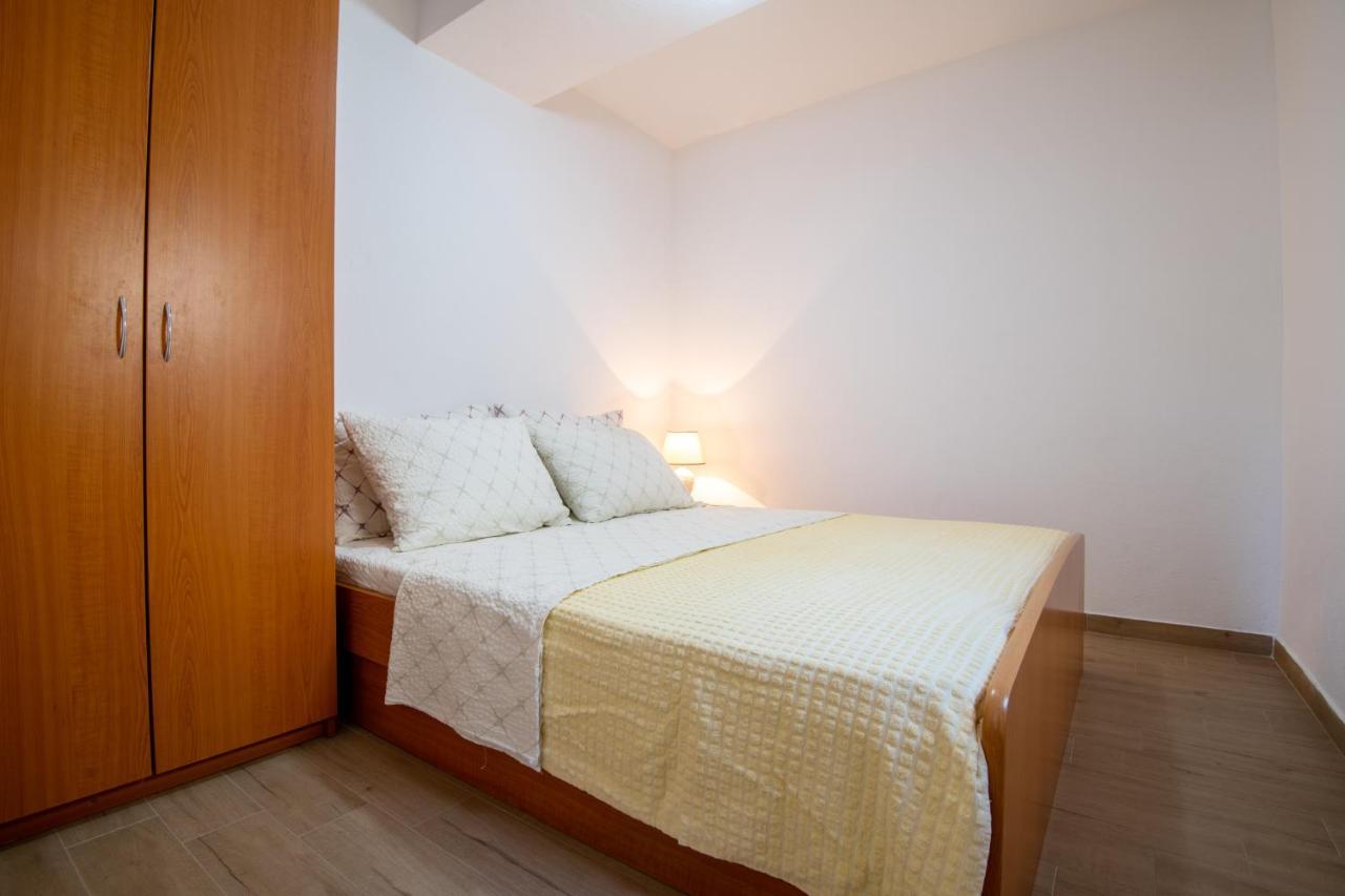 Apartment Frane *